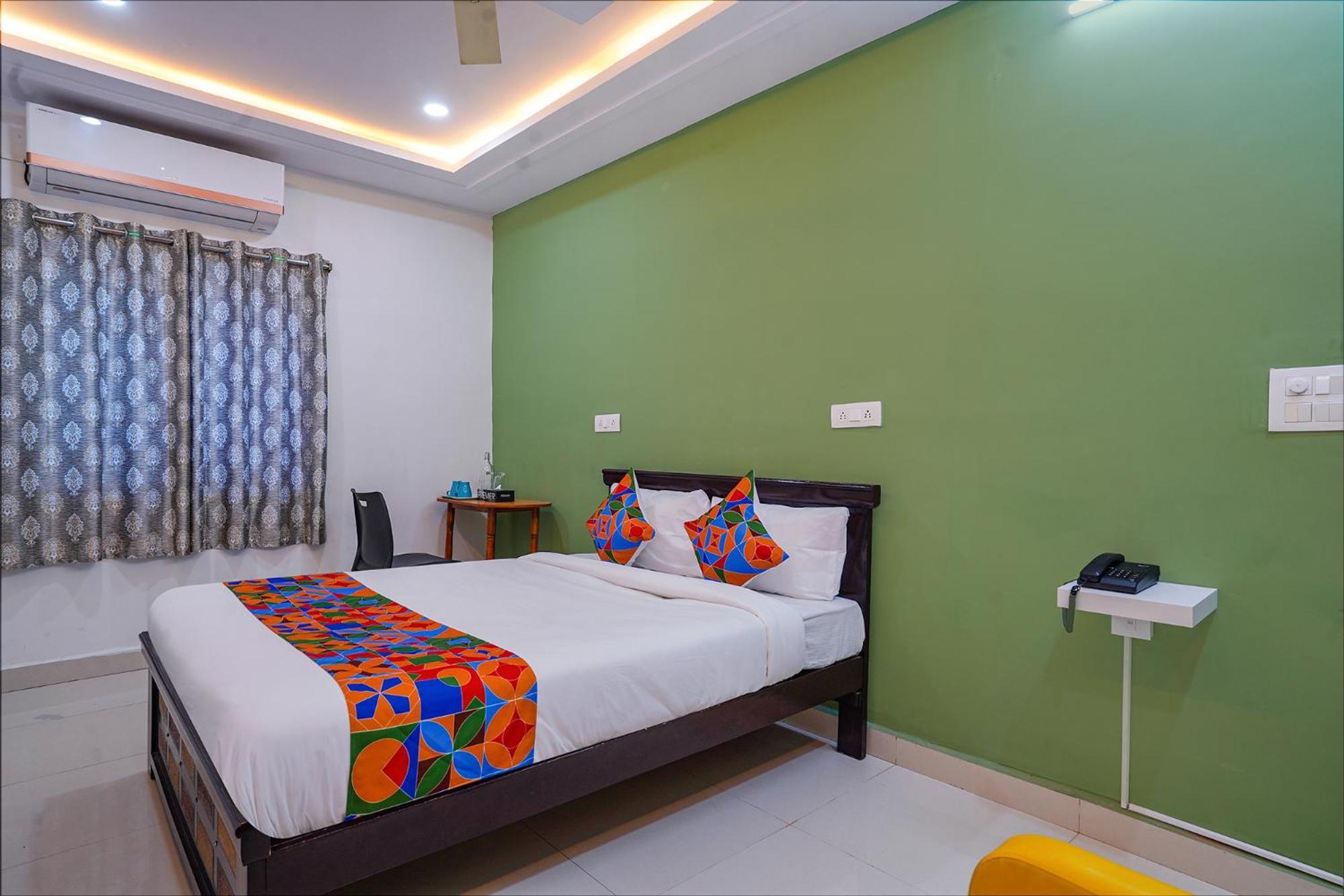 Hotel Fabhotel Cozy 3*