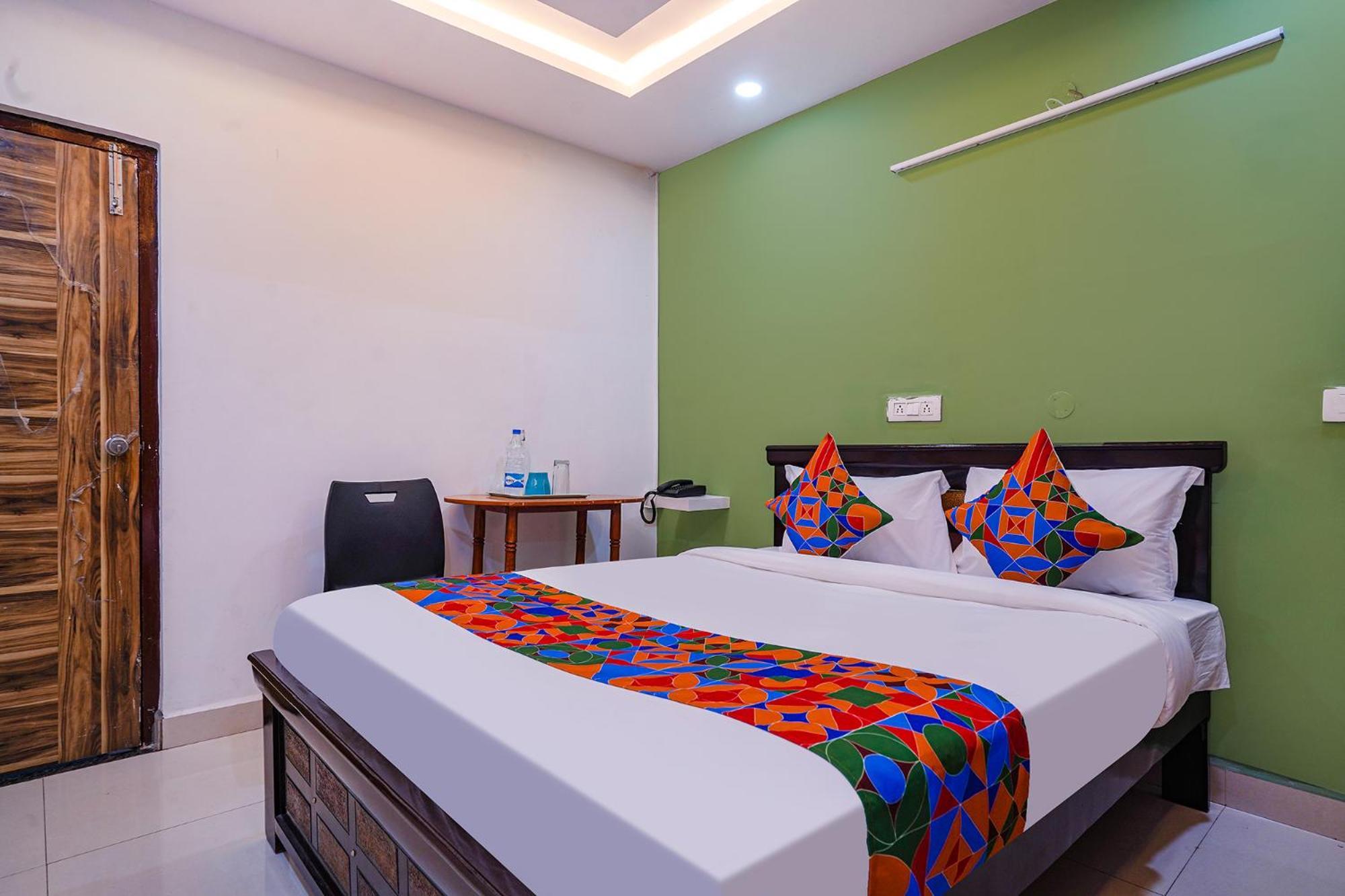 Hotel Fabhotel Cozy 3*